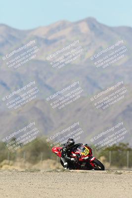 media/Dec-04-2025-Racers Edge (Thu) [[5ebc9f124d]]/3-B Group/1-Session 1 (Turn 7)/